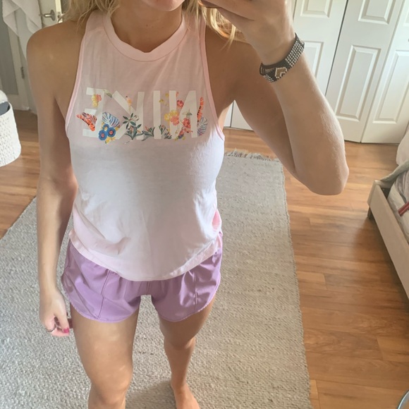 Nike exercise shirt - Picture 1 of 2